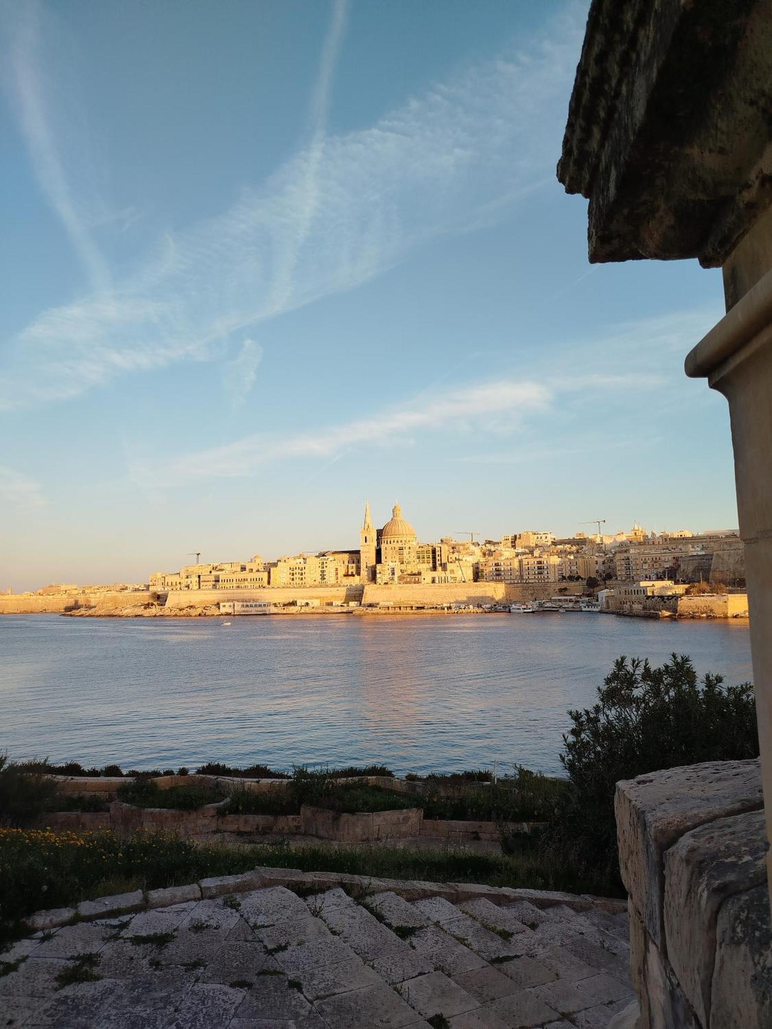 Limestone Sun Suites Sliema Bagian luar foto