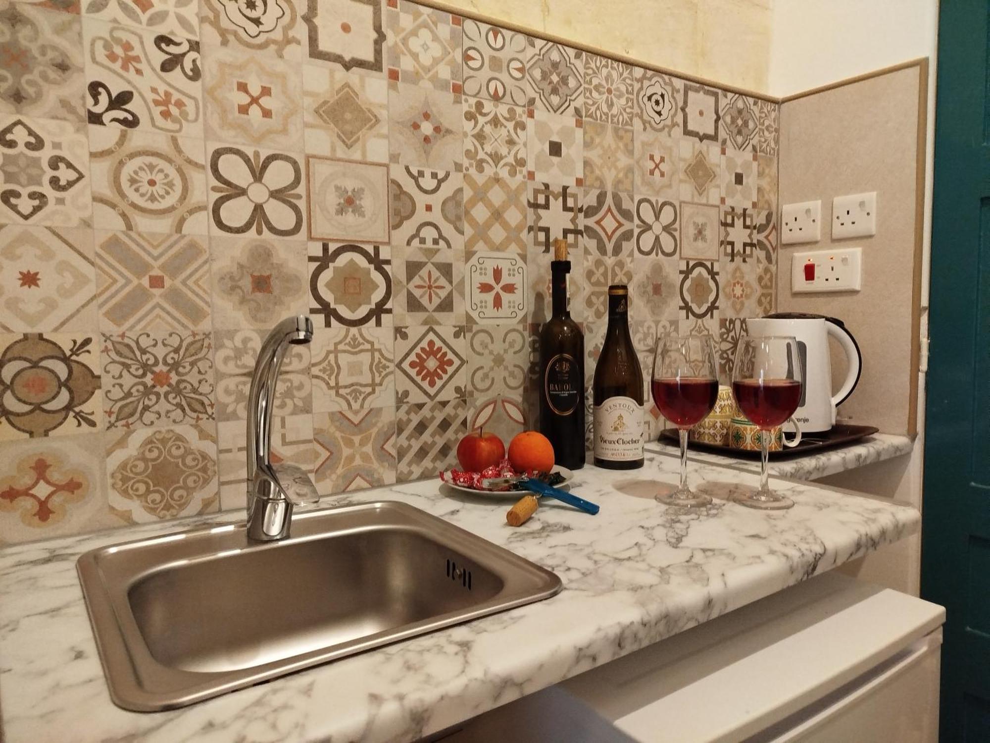 Limestone Sun Suites Sliema Ruang foto
