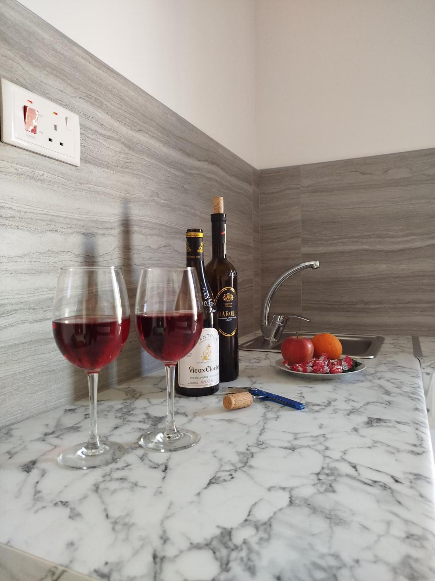 Limestone Sun Suites Sliema Bagian luar foto
